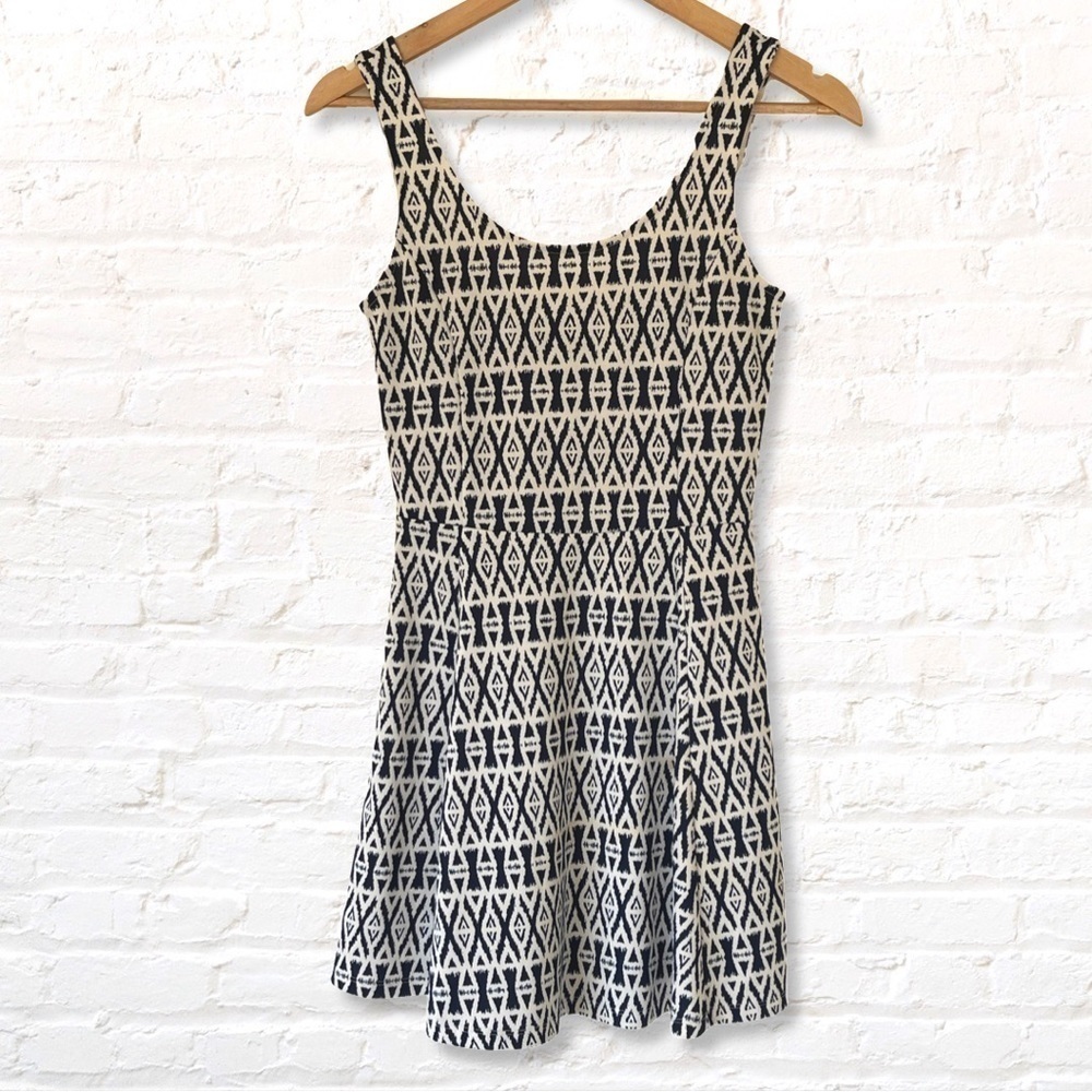 Divided by H&M Scoop Neck Mini Skater Dress Size 6 Blue Ikat
